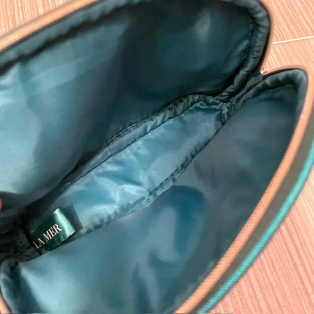 NEW La Mer Metallic Green Zippered Makeup Cosmetic Bag Travel